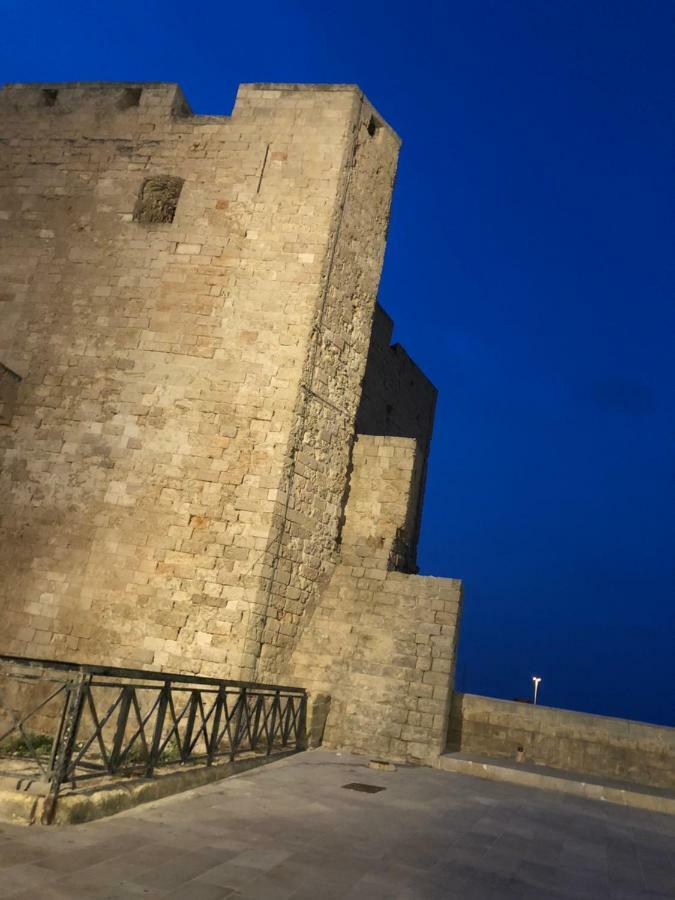 Casa Vacanze Antiche Mura E Poi モノーポリ エクステリア 写真